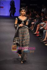 Model walks the ramp for Anita Dongre Show at Lakme Winter fashion week day 1 on 17th Sept 2010 (47).JPG